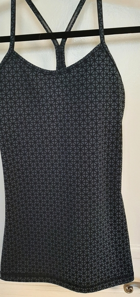 Lululemon patterned tank Sz 2